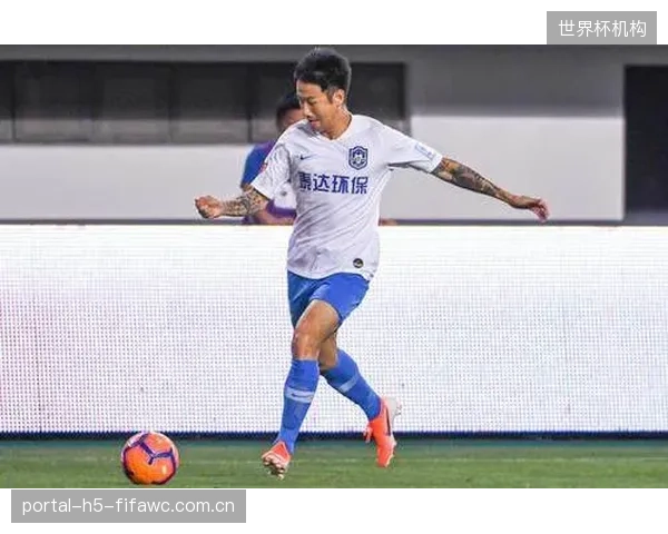 北体大后卫谢智杰以其出色大局观吸引关注,或成多队一号位补强理想人选。 北体大后卫谢智杰以其出色大局观吸引关注,或成多队一号位补强理想人选。